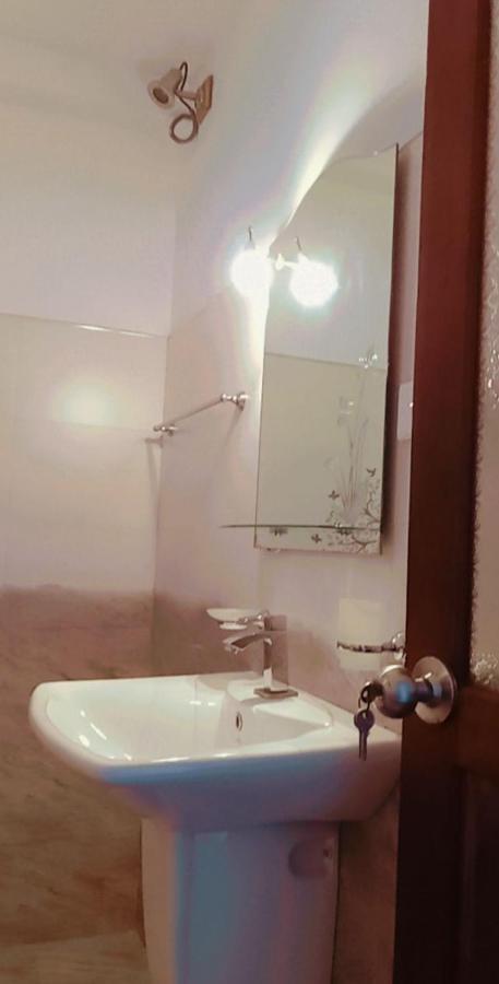 Shady Edge Hotel อูนาวาตูนา ภายนอก รูปภาพ
