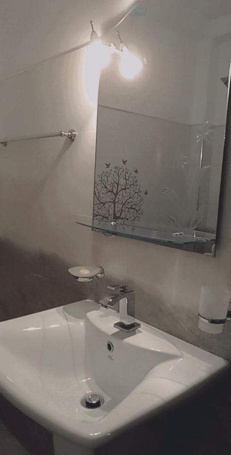 Shady Edge Hotel อูนาวาตูนา ภายนอก รูปภาพ